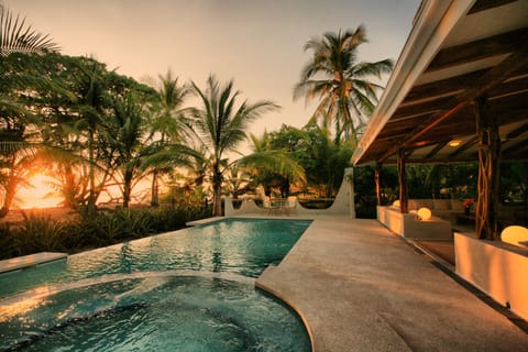 Poolside Beachfront Room | Terrace/patio