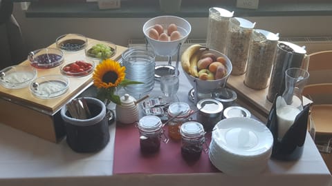 Daily buffet breakfast for a fee