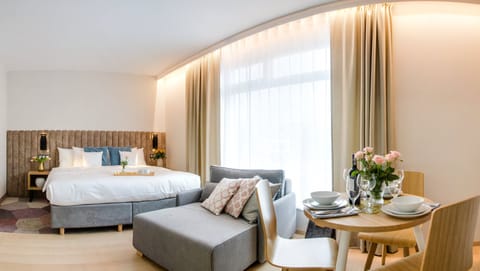 Deluxe Apartment | 1 bedroom, premium bedding, down comforters, Tempur-Pedic beds