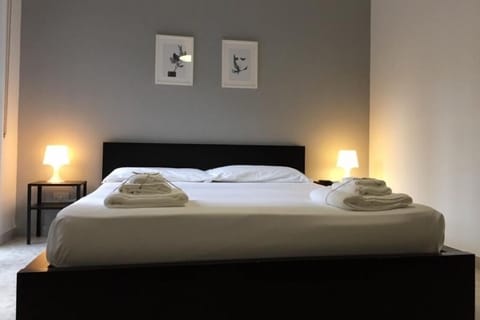 Desk, cribs/infant beds, free WiFi, bed sheets