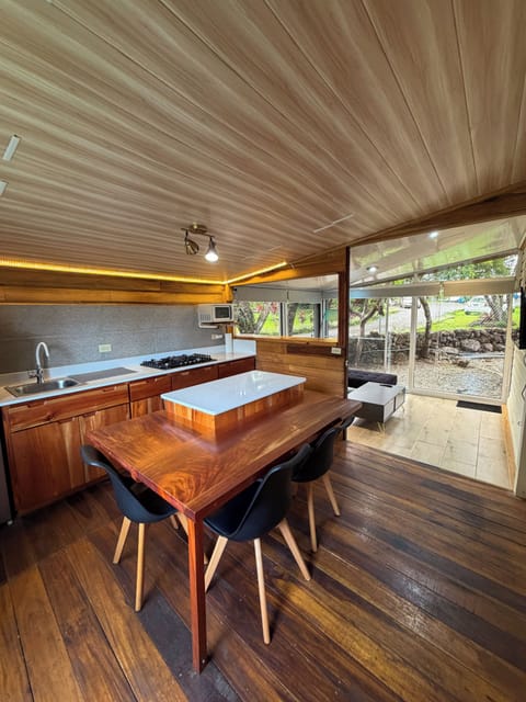 Comfort Studio Suite, Pool Access | Private kitchen