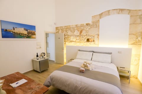 Premium Double Room | Minibar, desk, laptop workspace, free WiFi