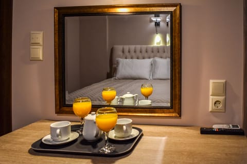 1 bedroom, minibar, individually decorated, individually furnished