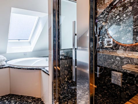 Suite, 1 King Bed | Premium bedding, pillowtop beds, free minibar, in-room safe