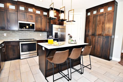 Kitchen New ('18), New GE Appliances, w/ an Island