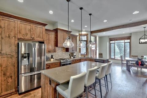 Townhome, 3 Bedrooms | Private kitchen | Fridge, microwave, stovetop, dishwasher