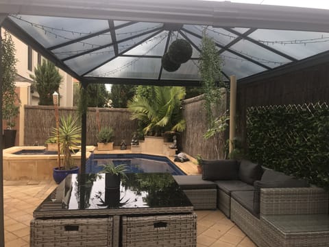 Outside entertaining area