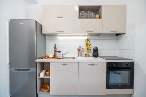 Classic Apartment, Balcony | Private kitchen | Full-size fridge, microwave, oven, stovetop