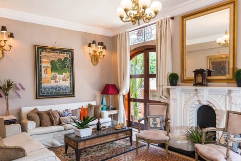 Living Room with Doors to Wrap-Around Terraces (1)