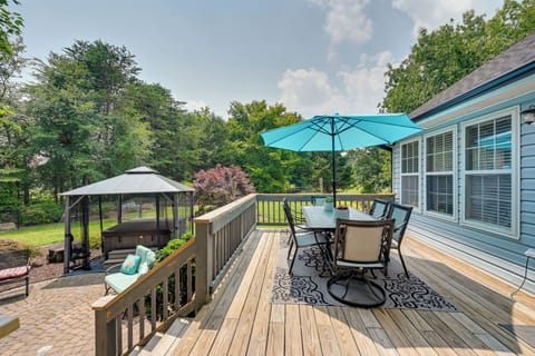Browns Summit Vacation Rental | 3BR | 2BA | 1,612 Sq Ft | Stairs Required
