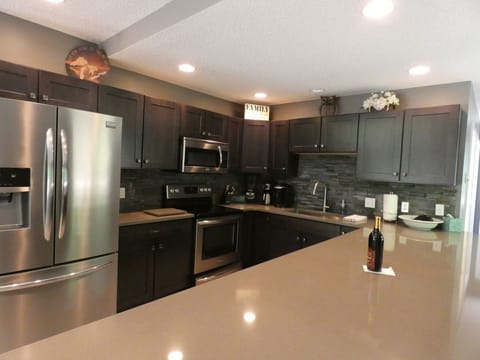Full kitchen with all the amenities.