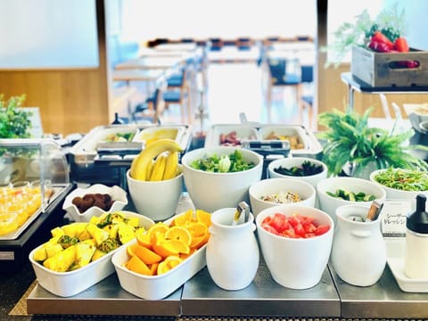 Daily buffet breakfast for a fee