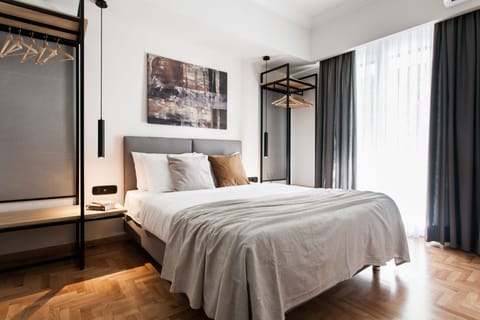 Apartment | 3 bedrooms, desk, laptop workspace, blackout drapes