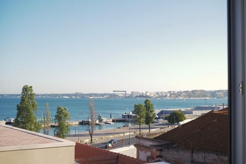 Vista do apartamento para o rio Tejo