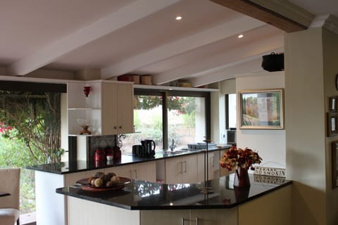 Owners Cottage | Private kitchen | Coffee/tea maker, electric kettle