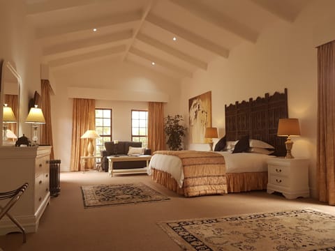 2 Bedroom Villa | Minibar, in-room safe, free WiFi, bed sheets