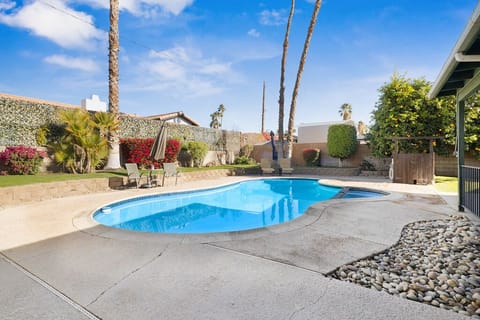 Private pool and private yard. 