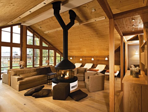Sauna, steam room, body treatments, body wraps, body scrubs, facials