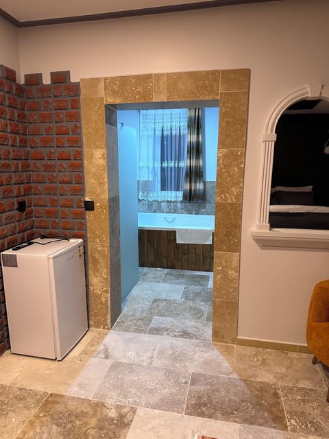 Exclusive Room | Soundproofing, iron/ironing board, free WiFi, bed sheets