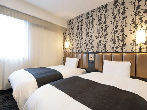 Down comforters, desk, soundproofing, free WiFi