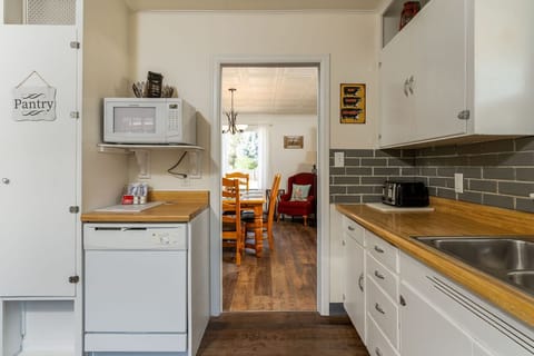 Dishwasher and Microwave for easy living!