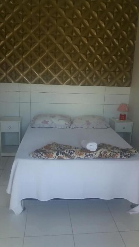 Minibar, free WiFi, bed sheets