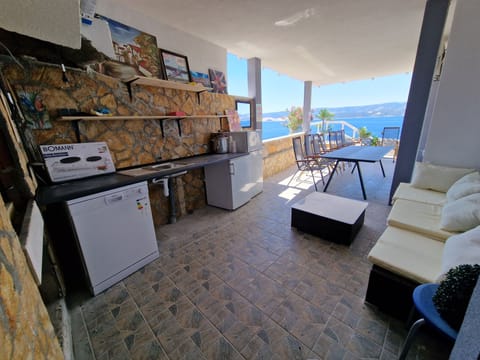 Villa | Living area | Flat-screen TV