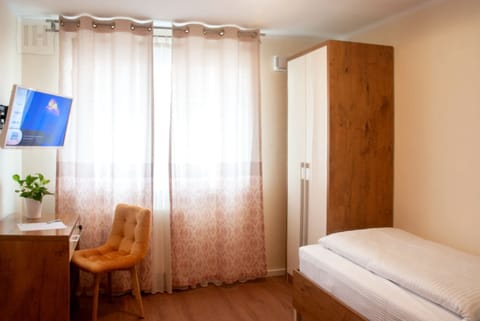 Standard Single Room, 1 Bedroom | Egyptian cotton sheets, premium bedding, individually decorated