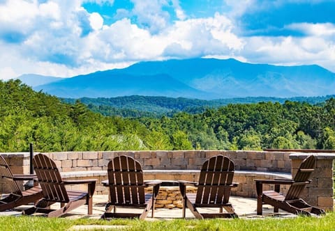 This is the view from most rooms the porches & the fire pit, lower & upperyards!