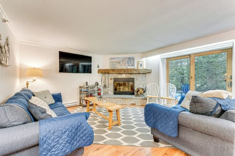 Peru Vacation Rental | 3BR | 2BA | 1000 Sq Ft | Stairs Only Access