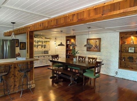 Farmhouse table seats 8-10 people