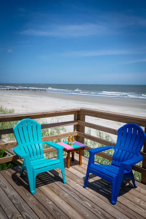 Beachfront deck - great for sunrises