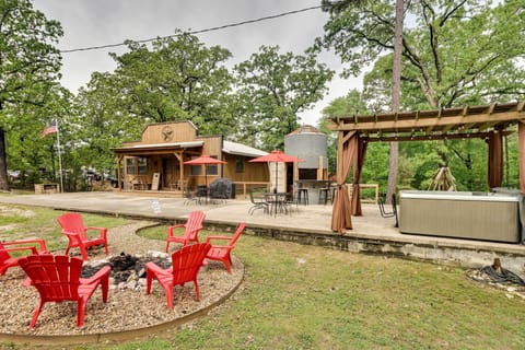 Broken Bow Vacation Rental | 2BR | 2BA | 900 Sq Ft | 1 Step Required