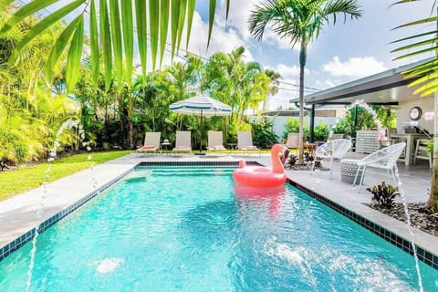 Welcome to 529 Whispering Palms!  