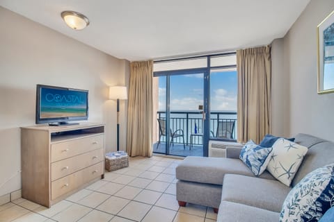 Let the sunshine enter your space and feel the coastal paradise vibe