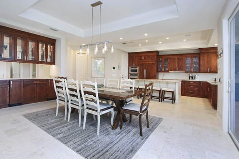 Barefoot Dining Area