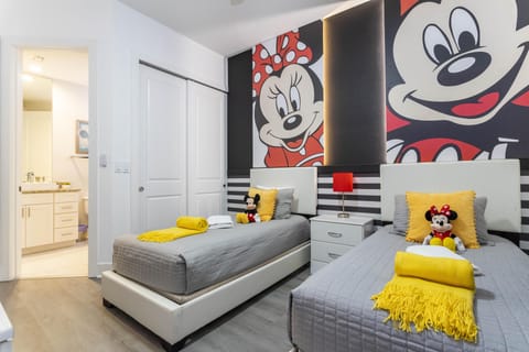 Suite #3 with 2 Twin size bed ( 2nd floor )
