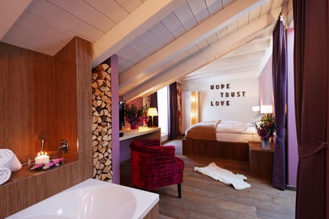 Claraia- Comfort | In-room safe, blackout drapes, free WiFi, bed sheets