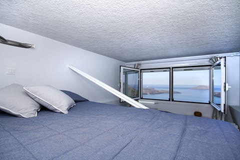 In-room safe, blackout drapes, soundproofing, free WiFi