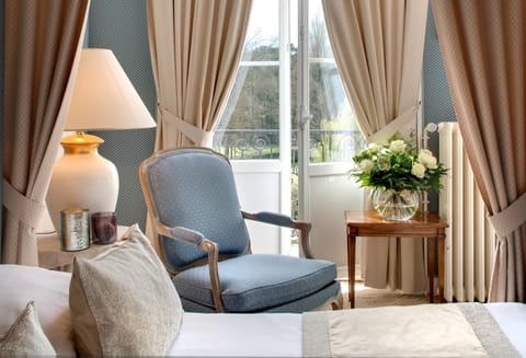 Deluxe Room (Château) | Premium bedding, minibar, desk, laptop workspace