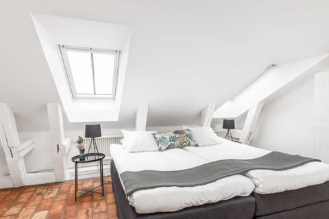 Suite | Blackout drapes, free WiFi, bed sheets