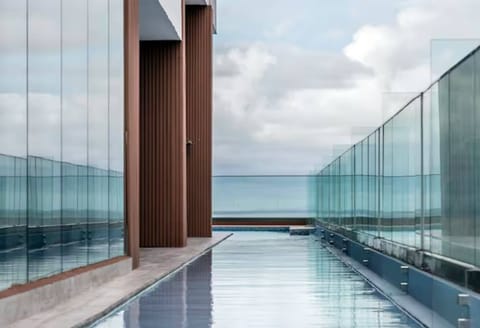 Outdoor pool, an infinity pool