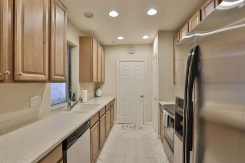 Kitchen fully equipped with all the essentials you will need to make meals at home if you do not want to go out.