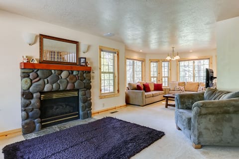 House, 4 Bedrooms | 4 bedrooms, travel crib, free WiFi, bed sheets