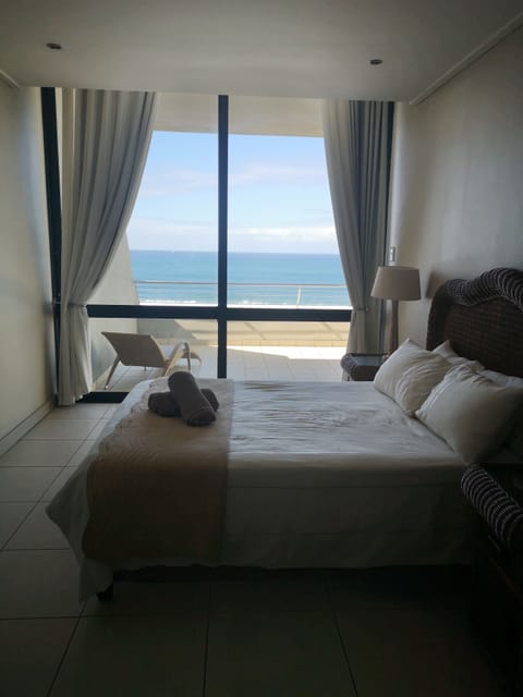 3 bedrooms, blackout drapes, iron/ironing board, bed sheets