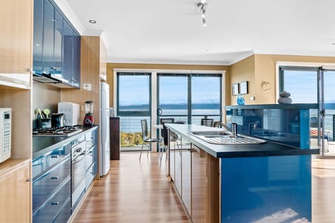 House | Private kitchen | Full-size fridge, microwave, oven, stovetop