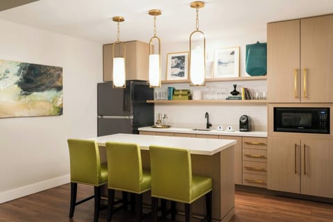 Espresso maker, coffee/tea maker