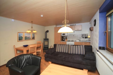 Suite | Living room | TV