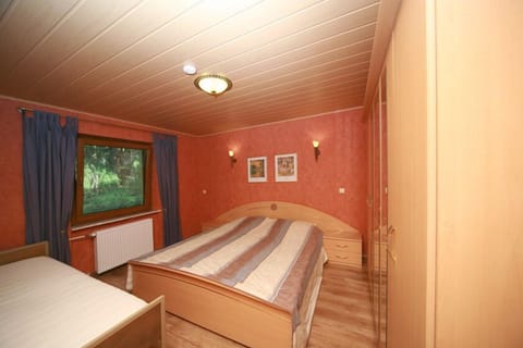 Free cribs/infant beds, free WiFi, bed sheets