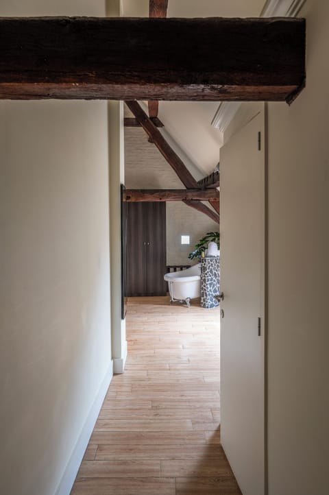 Luxury Double Room | Minibar, in-room safe, individually decorated, individually furnished